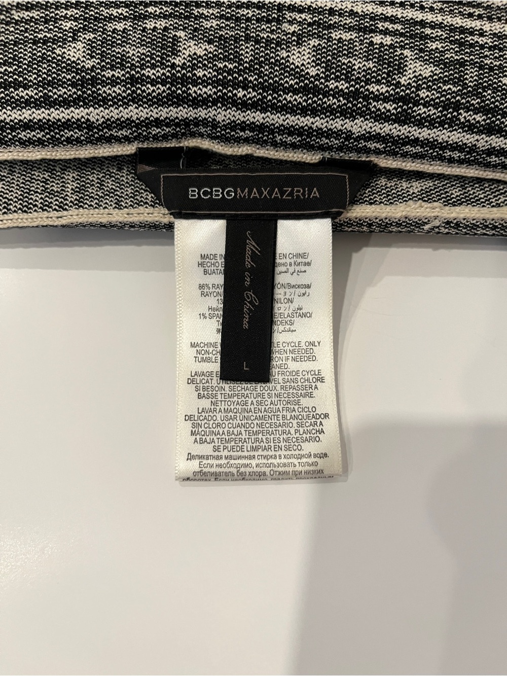 BCBGMaxAzria Geometric Jacquard Bodycon Mini Skirt Large Black White - Picture 3 of 4